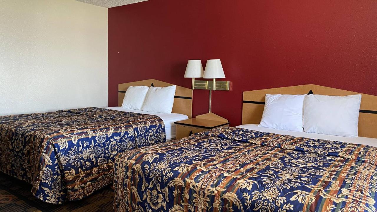 Hotel In Newton, Ks Newton